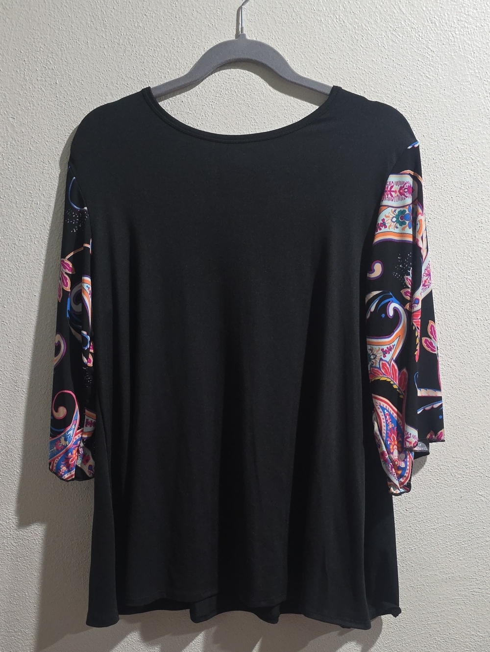 Lightweight Magic Fit Top With Wide Flowy Sleeves